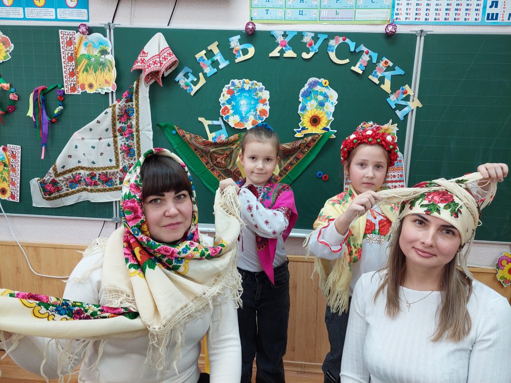 Всесвітній день української хустки